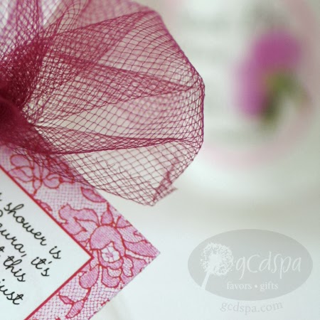 lace and tulle favors