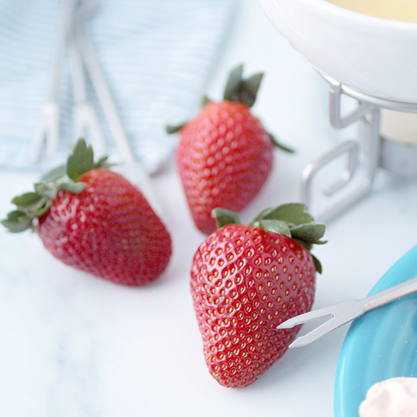 strawberries for lemon fondue
